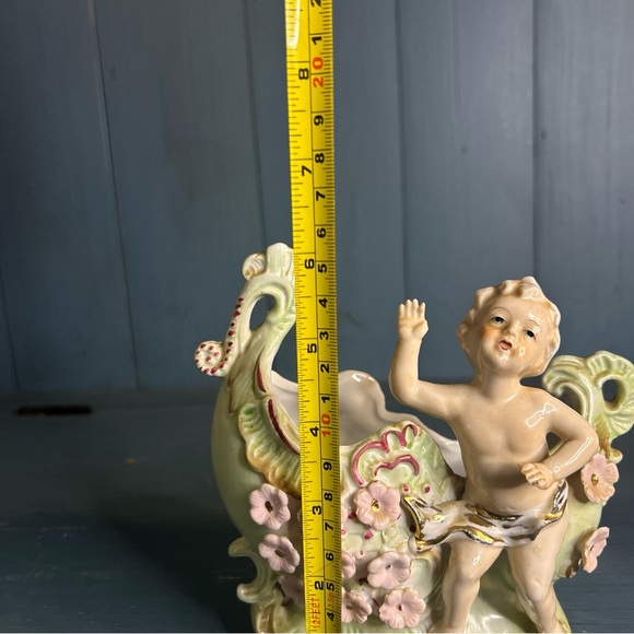 Vintage KPM Planter Cherub Putti Figurine Bisque Porcelain Boat Vase - Picture 7 of 11